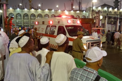 Sập cần cẩu tại thánh địa Hồi giáo Mecca, ít nhất 107 người chết