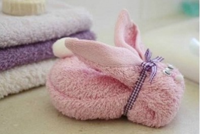 3 phút làm thỏ bông từ khăn mặt cho bé chơi Trung thu
