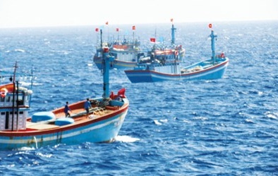 Xuất hiện xuồng lạ dùng súng 12,7mm bắn tàu ngư dân Kiên Giang