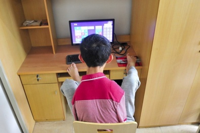 Cảm phục nghị lực phi thường của 'chàng trai không tay' vào đại học