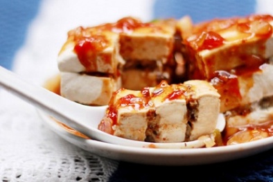 Cách làm đậu hũ hấp tôm thịt ấm bụng ngày mưa lạnh