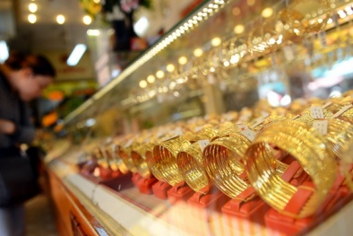 Giá vàng hôm nay 18/9/2015: Fed giữ nguyên lãi suất, giá vàng tăng vọt