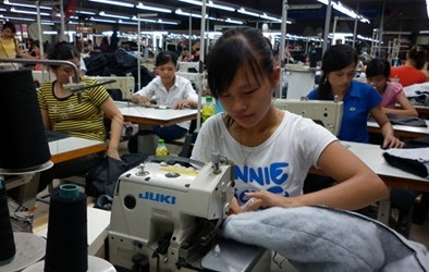 Lương và bảo hiểm tăng: Doanh nghiệp sẽ phải 'lách' luật?