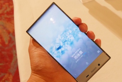 Top 5 smartphone màn hình lớn, dáng nhỏ gọn đẹp mê người