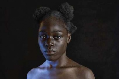 Kinh hoàng hủ tục 'là ngực' để tránh bị hiếp dâm