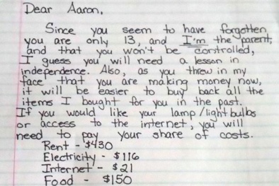 Mẹ bắt con trai 13 tuổi trả tiền điện nước vì hư hỗn