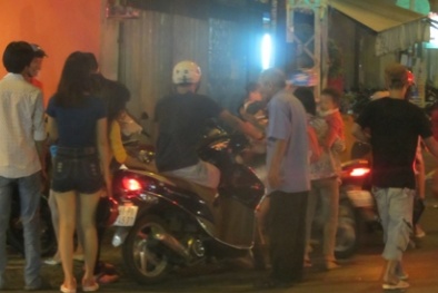 Giá vé giữ xe ‘cắt cổ’ tại phố lồng đèn ở Sài Gòn