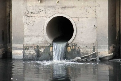 Mẹ xót xa nhìn con gái 3 tuổi chết đuối trong ống cống trước nhà