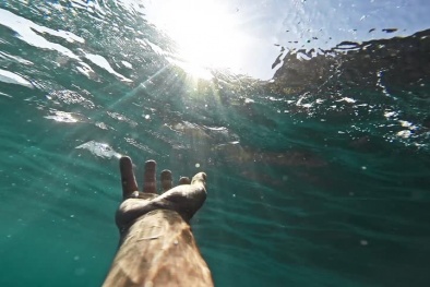 Cách sơ cứu khẩn cấp người bị đuối nước 