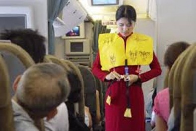 Liên tiếp xé áo phao máy bay Vietnam Airlines, 2 hành khách sẽ bị phạt tiền