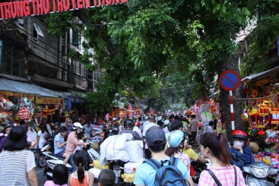 Người dân Hà Thành nô nức đi chơi trung thu