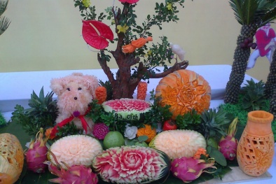 Cách bày mâm cỗ hoa quả đẹp mắt đón trung thu