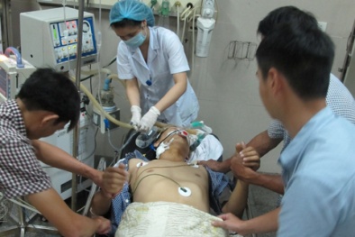 Sau bữa cơm gia đình, 9 người nhập viện vì ngộ độc thực phẩm