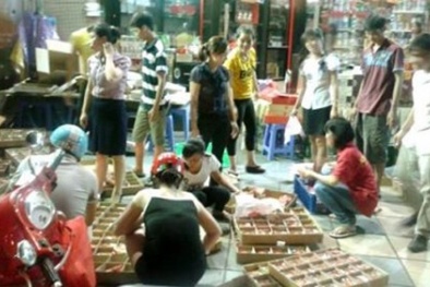 Nghi vấn biến bánh trung thu ế thành bánh kẹo 'xịn'?