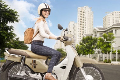 Honda Việt Nam trình làng Super Dream màu mới ấn tượng