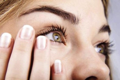 Sơ cứu người bệnh trầy xước giác mạc nhanh chóng, an toàn