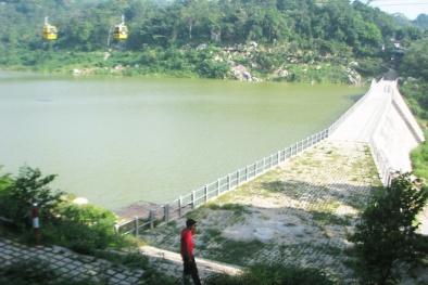 An Giang: Hoang mang vì đập nước khổng lồ trên núi 'nứt toác' từng ngày