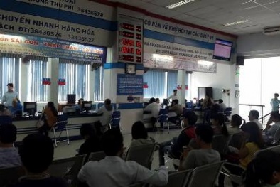 Người dân dễ dàng mua vé tàu tết Bính Thân 2016 ở TP.HCM