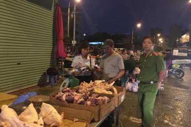 Hà Nội: Phát hiện tim lợn mốc xanh được bán công khai ngoài chợ