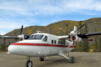 Máy bay Indonesia mất tích bí ẩn: 10 người bặt vô âm tín