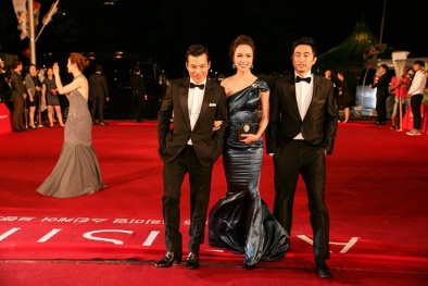 Trần Bảo Sơn và Vũ Ngọc Anh sánh đôi lộng lẫy tại Liên hoan phim Busan