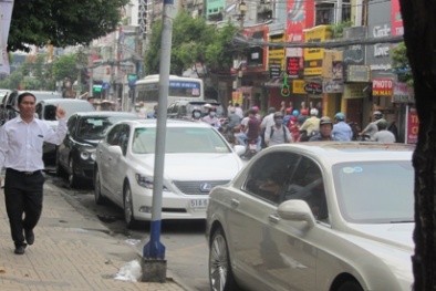 Dàn siêu xe hội ngộ tại đám cưới con trai 'Đông Phương group'