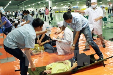 Hàng loạt công nhân bị ngộ độc thực phẩm ở Nam Định