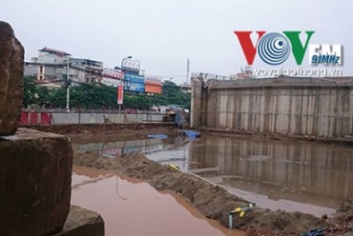 Thanh niên 'chết thảm' khi lao vào cầu cụt đang thi công