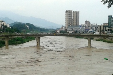 Lũ thượng nguồn sông Hồng lên đột ngột là do phía Trung Quốc?