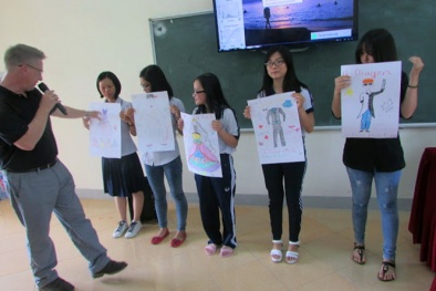 Thí điểm dạy toán lớp 10 bằng tiếng Anh