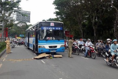 Tránh va chạm xe máy, nam thanh niên tử vong dưới bánh xe buýt