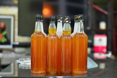 Giá 1 triệu đồng/lít: Có thật mật ong rừng?