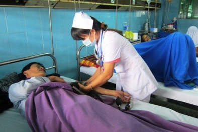 Hàng trăm người nhập viện vì ăn bánh mì ở Quảng Bình