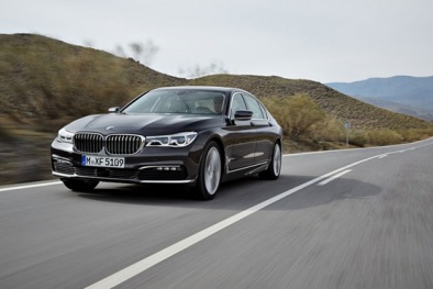 Soi ‘hàng hot’ BMW 7-Series 2016 bất ngờ có mặt tại Việt Nam