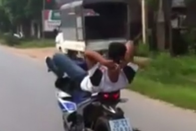 Xử phạt nam thanh niên vừa đi xe máy vừa 'làm xiếc' ở Thái Nguyên
