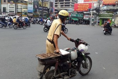 CSGT TP.HCM ra quân truy quét và xử lý ‘xe cà tàng’