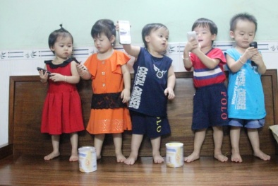 Người phụ nữ sinh 5 đầu tiên ở Việt Nam chia sẻ hành trình nuôi con