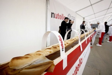 Bánh mỳ Pháp xô đổ kỷ lục chiếc bánh mỳ dài nhất của Việt Nam