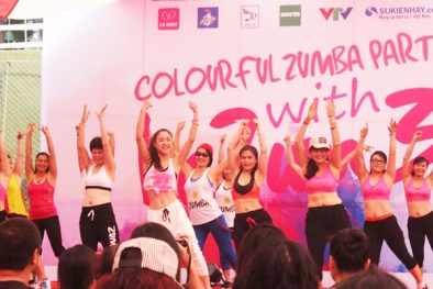 Number 1 Active cùng cộng đồng Zumba tặng sách cho trẻ vùng cao