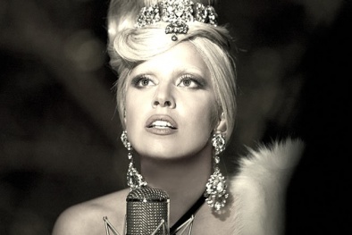 Lady Gaga sắp 'theo chàng về dinh' sau 4 năm hẹn hò 