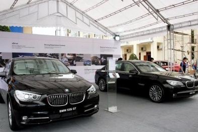 Ô tô to tăng giá 50%, ai dám chơi Lexus, BMW?