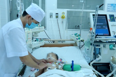 Vụ mẹ đầu độc con bằng thuốc diệt cỏ: Một bé đang nguy kịch