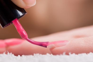 Chất phủ bóng trong sơn móng tay có thể phá vỡ hệ nội tiết