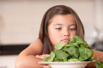 Sai lầm các mẹ thường mắc khi cho trẻ ăn rau