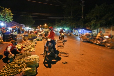 Chê chợ đầu mối, tiểu thương lập chợ tự phát