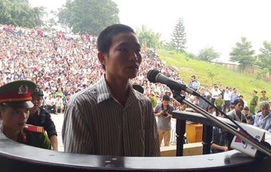 Hàng ngàn người xem xử vụ thảm sát tại Yên Bái