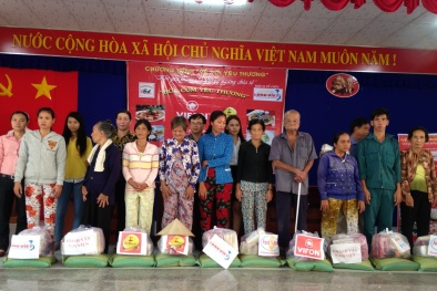 Hơn 500 phần quà được trao cho người nghèo ở Kiên Giang