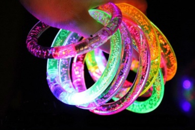 Thu hồi vòng tay dạ quang dễ khiến trẻ vô sinh