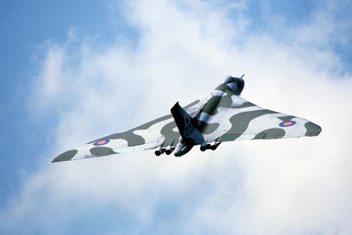 ‘Hỏa thần hạt nhân’ Avro Vulcan của Anh bay tạm biệt lần cuối