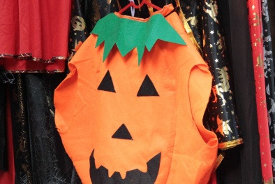 Sản phẩm ma quái, kinh dị ngập tràn Hà Nội trước Lễ hội Halloween 